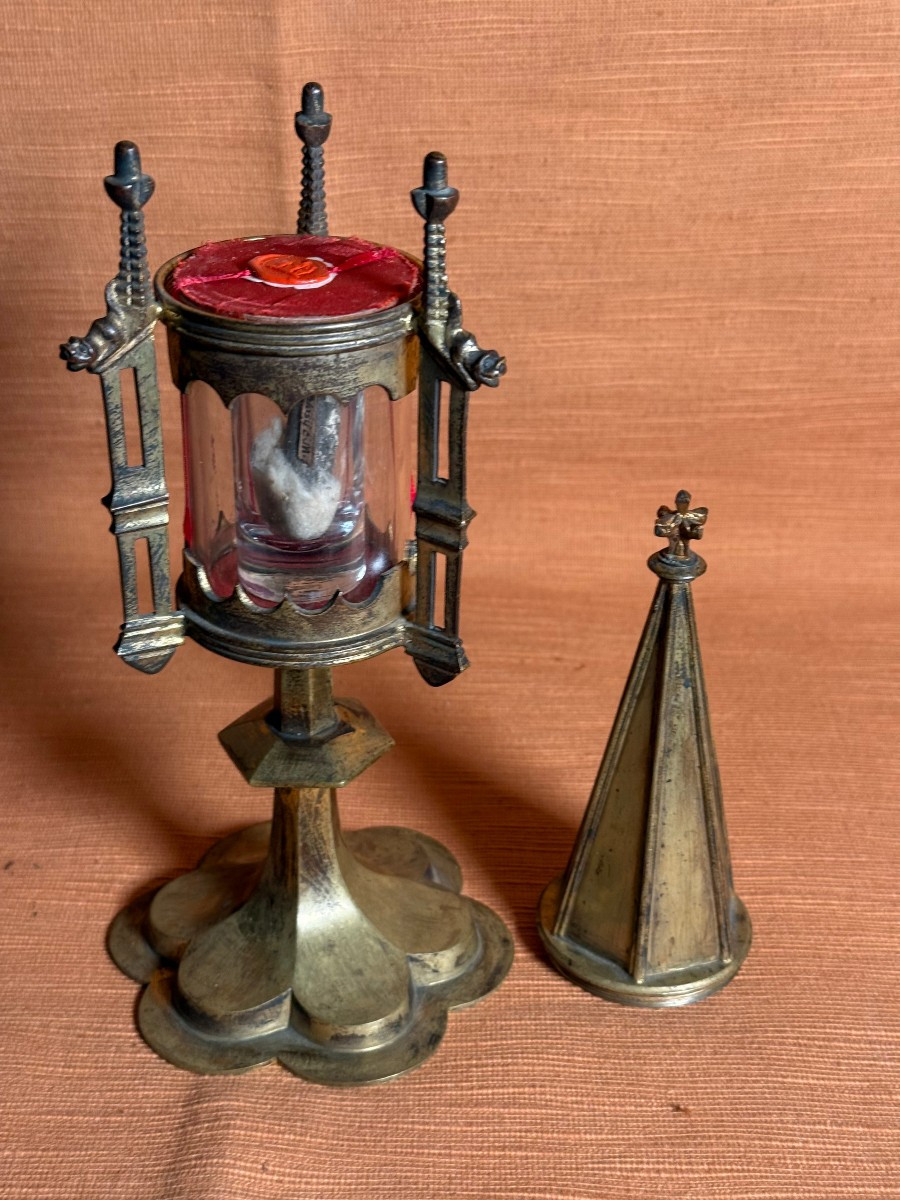 Reliquiario in bronzo di stile gotico con la reliquia di S.Biagio Vescovo -photo-3