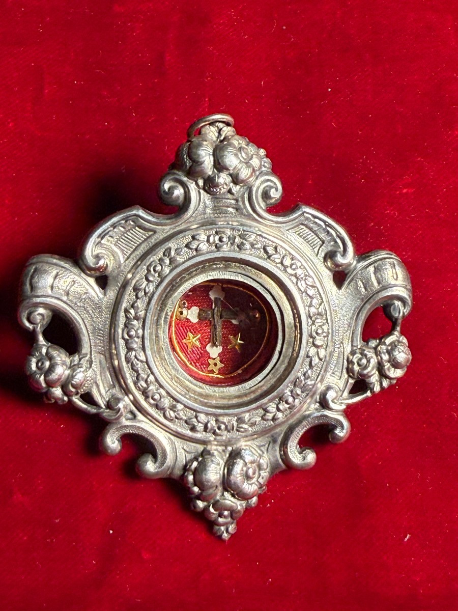 Reliquiario in argento della S.Croce di N.S.G.C. Misure cm 9 X 9