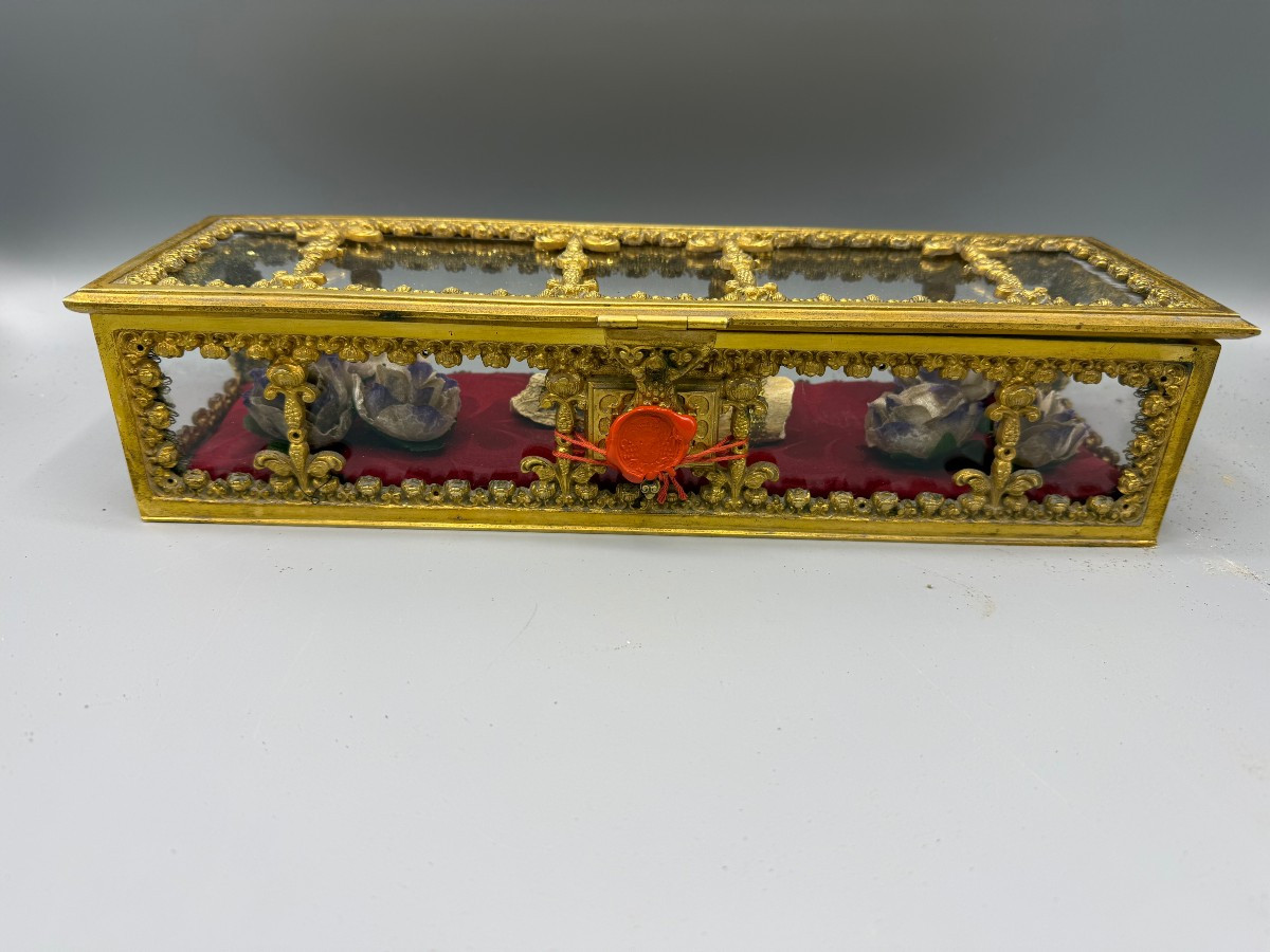 Reliquiario in bronzo dorato contenente un frammento di reliquie di Sant'Anastasia Verg. e Mart