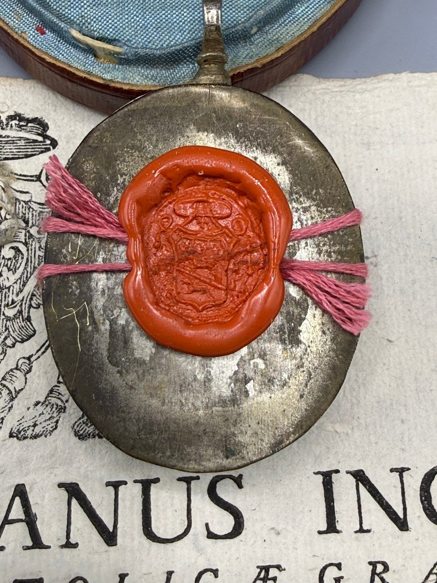 Reliquiario della S.Croce di N.S.G.C in teca di metallo argentata con sua custodia in pelle -photo-4