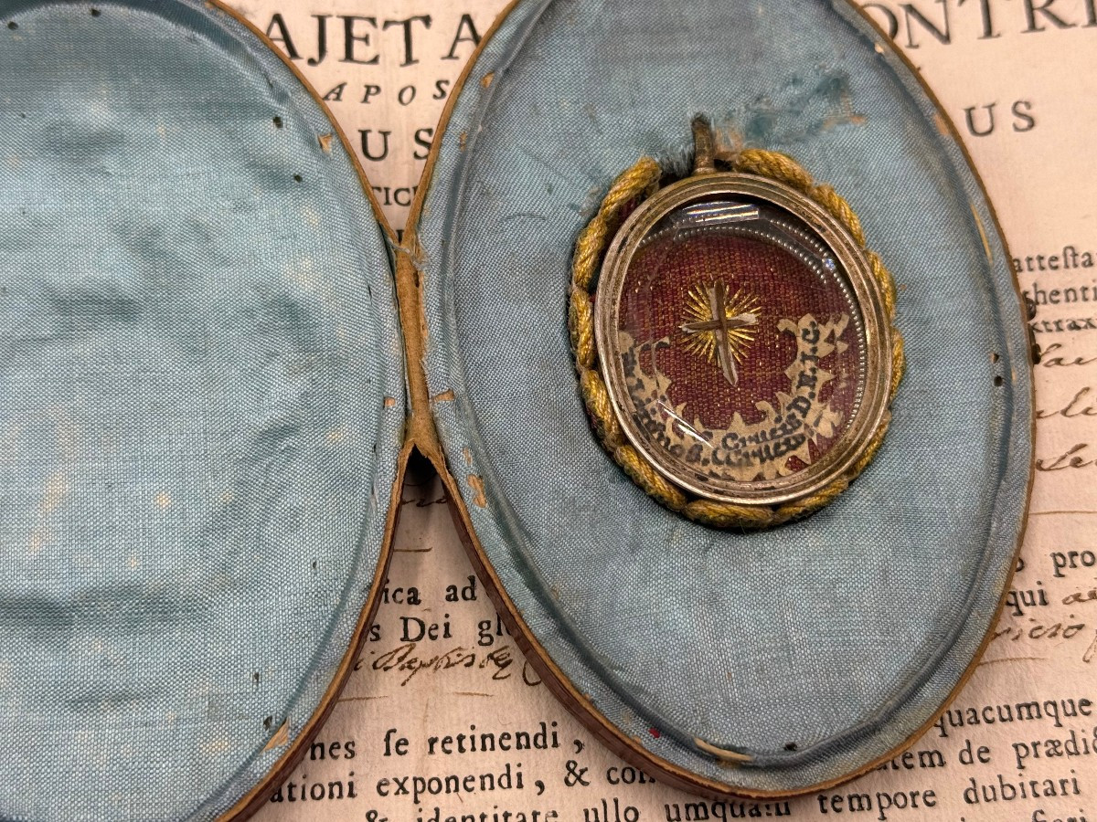 Reliquiario della S.Croce di N.S.G.C in teca di metallo argentata con sua custodia in pelle -photo-4