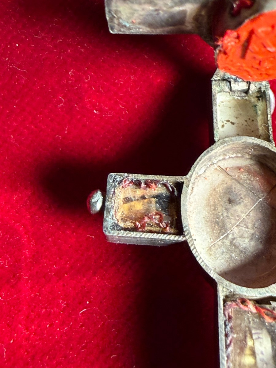 Stauroteca in argento con all'interno altre reliquie oltre alla S.Croce il tutto in sua custodi-photo-1