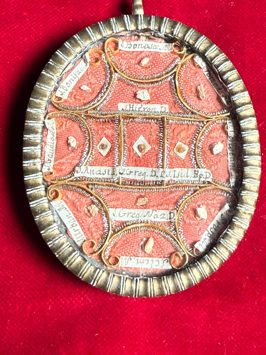 Reliquiario in argento con 13 reliquie di Santi Martiri sec.XVIII° 