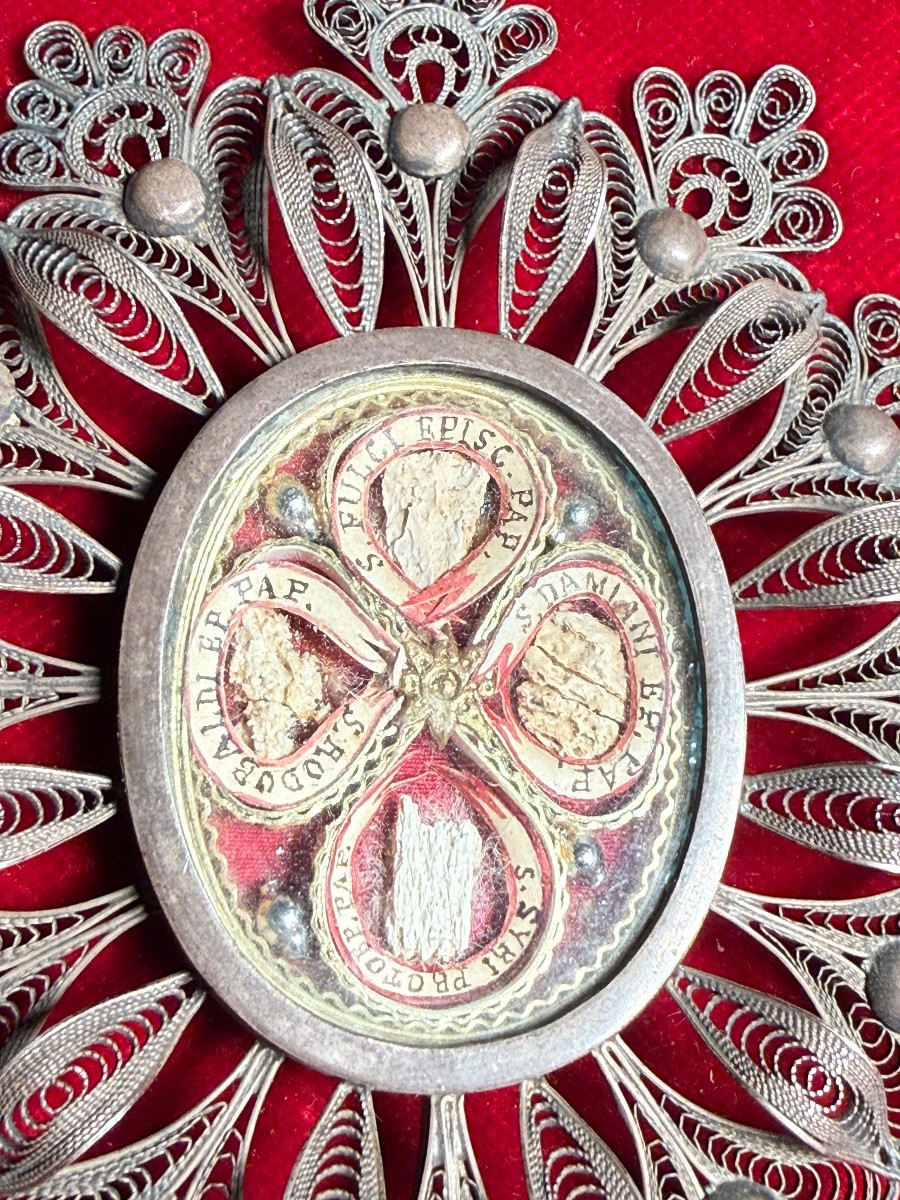 Reliquiario in filigrana d'argento con reliquie di 4 S.Vescovi Pavesi -photo-2