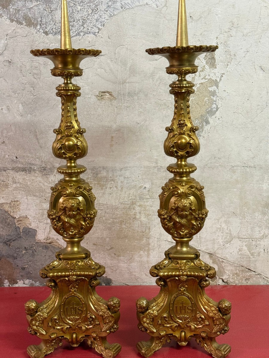 Due candelieri in bronzo dorato in stile '500 