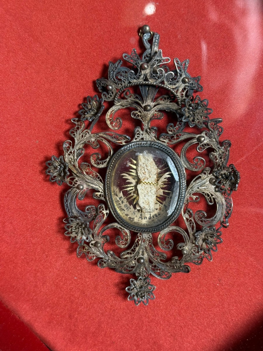 Cornice ottagonali con reliquiario-photo-2