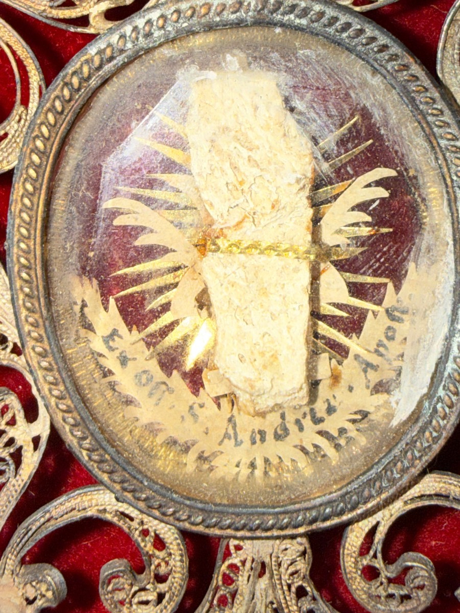 Cornice ottagonali con reliquiario-photo-3