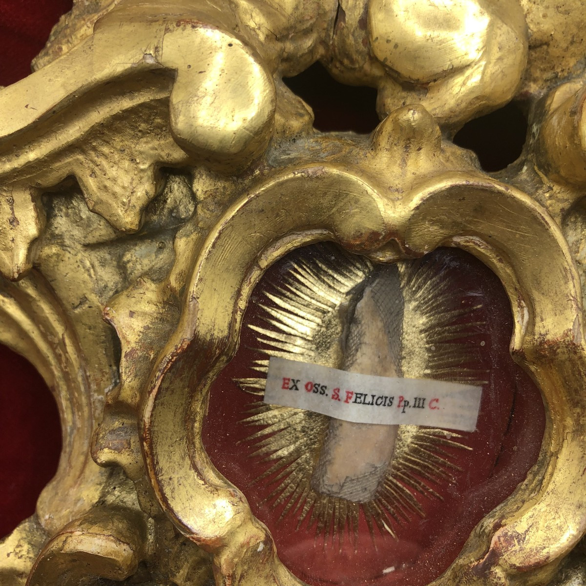 Reliquiario di S.Felice Papa III° oggetto del XVIII° intagliato e dorato ad oro zecchino-photo-3