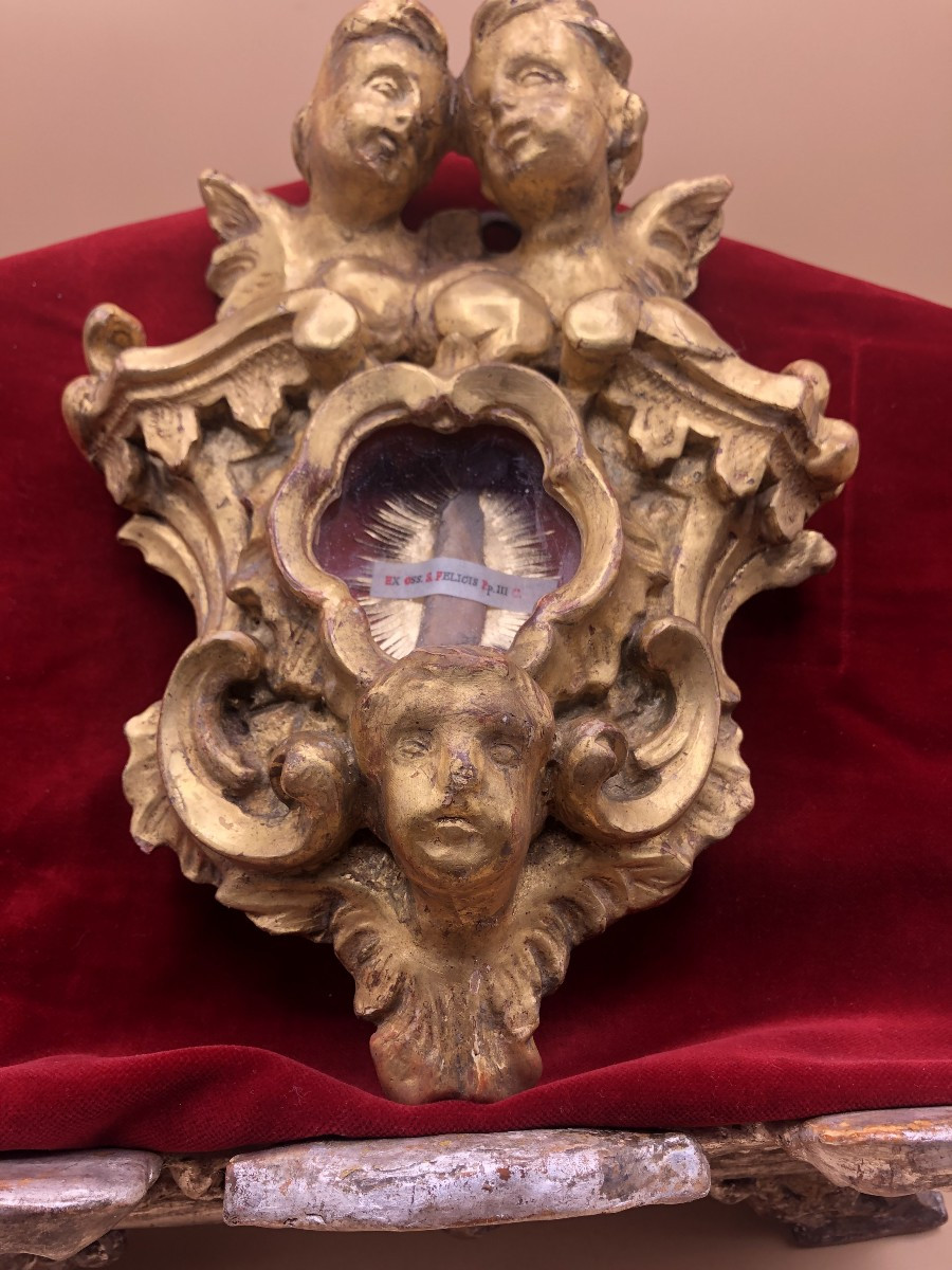 Reliquiario di S.Felice Papa III° oggetto del XVIII° intagliato e dorato ad oro zecchino