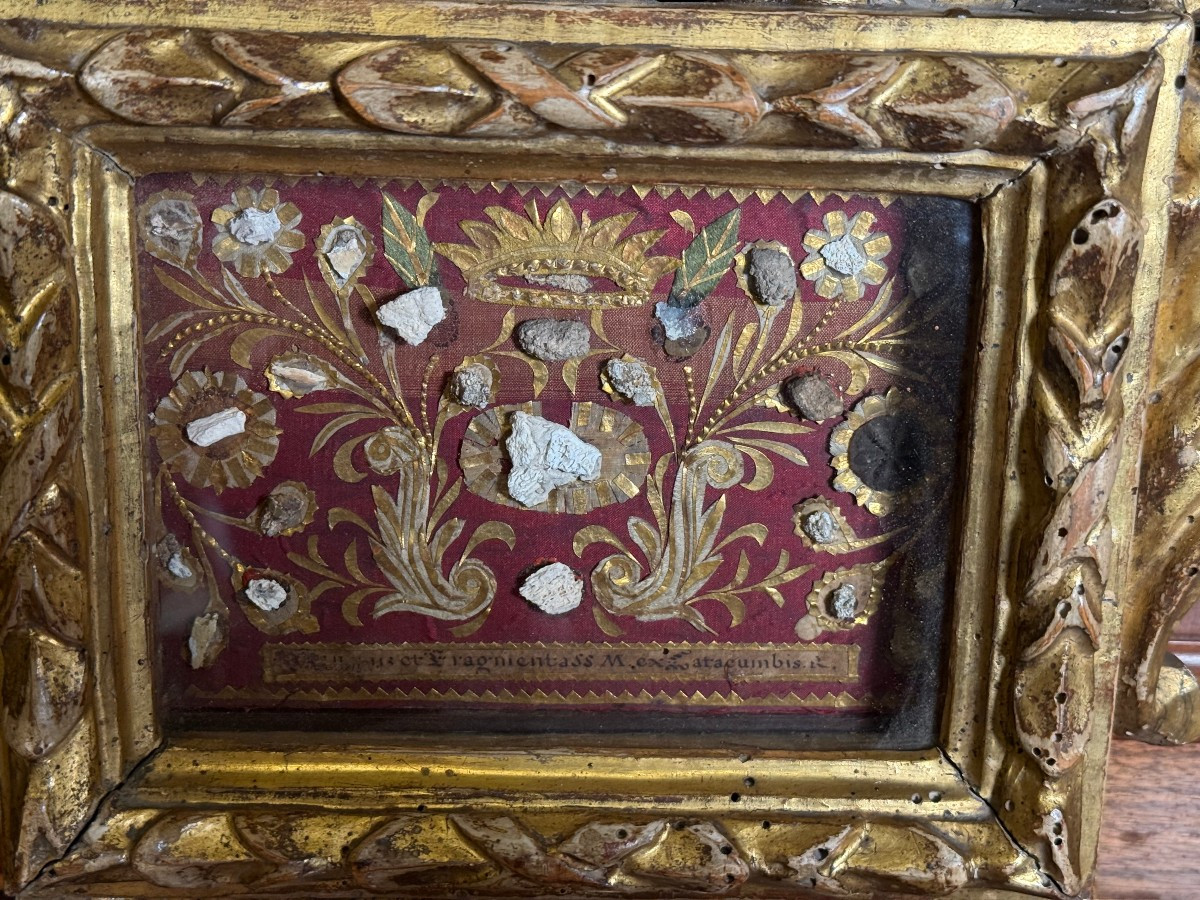 Reliquiario dei Santi martiri catacombali oggetto del XVIII° intagliato e dorato ad oro zecchin-photo-2