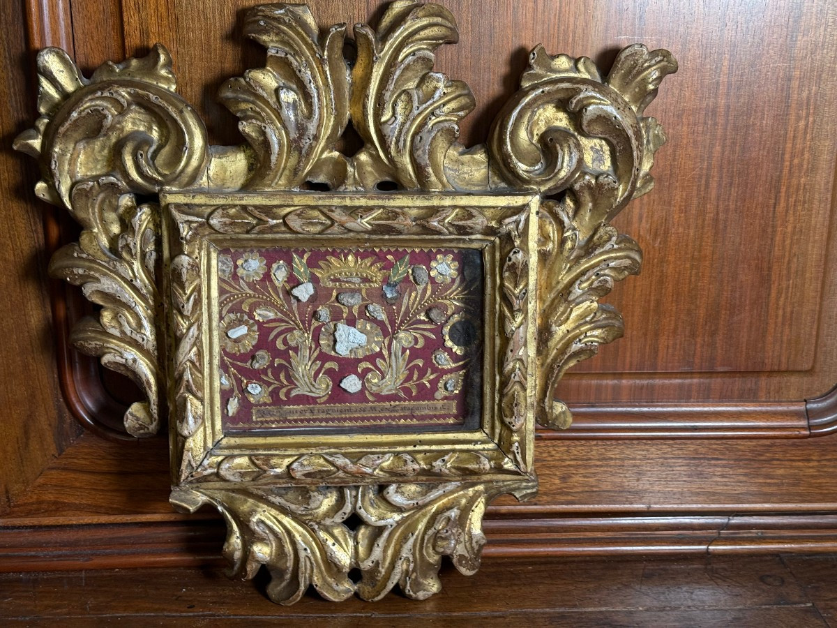 Reliquiario dei Santi martiri catacombali oggetto del XVIII° intagliato e dorato ad oro zecchin