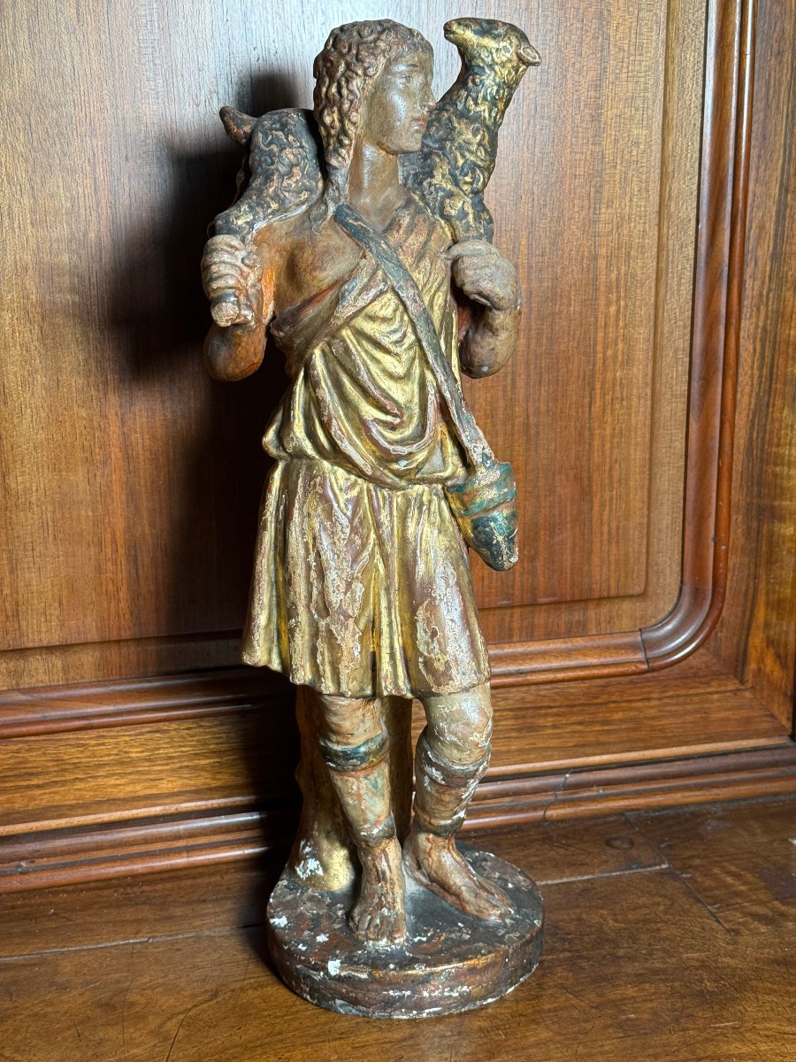 Statuetta in terracotta policroma e doratura ad oro zecchino rappresentante il "Buon Pastore" 