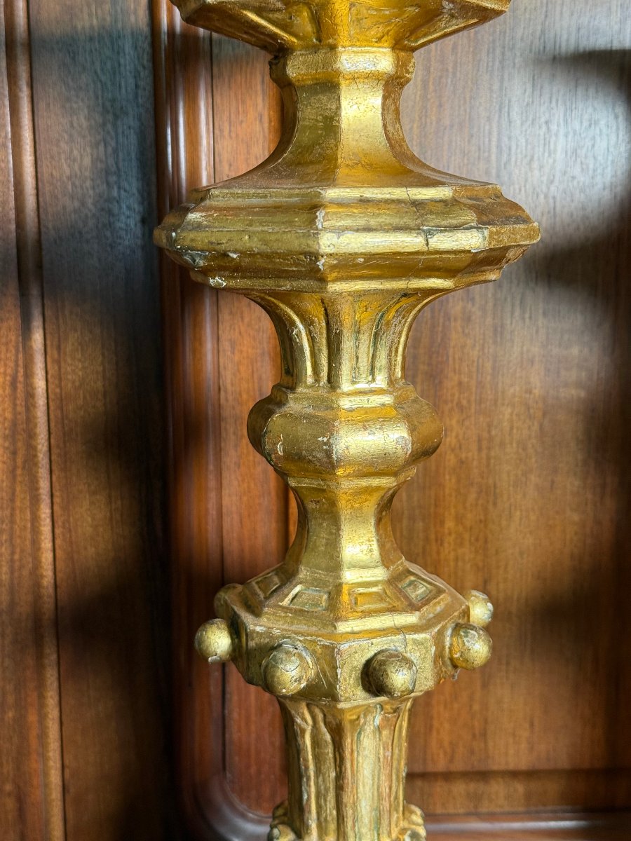 Coppia di candelieri lignei intagliati e dorati ad oro zecchino sec. XIX° -photo-4