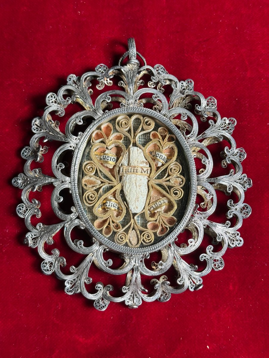 Reliquiario in filigrana d'argento con all'interno le reliquie di S.Giusto,Audacto,Lucio,Donato