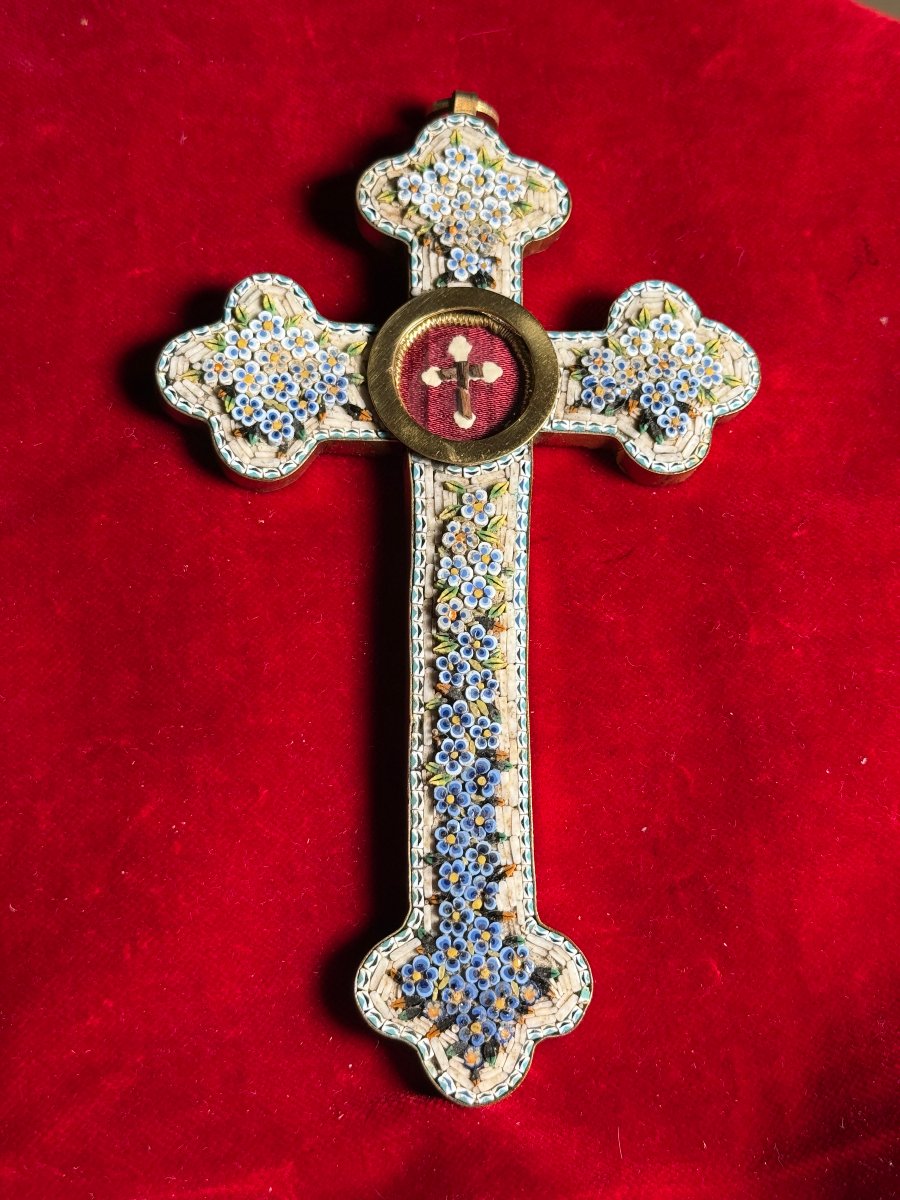Croce pettorale sturoteca in mosaico romano con reliquia della S.Croce