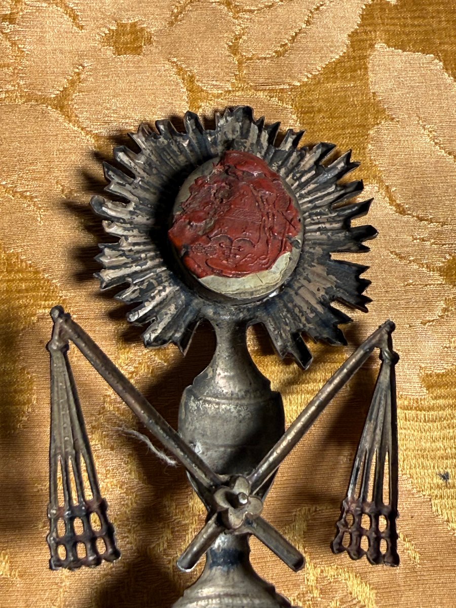 Reliquiario in argento sbalzato di un frammento della Colonna della Flagellazione di N.S.G.C. -photo-2