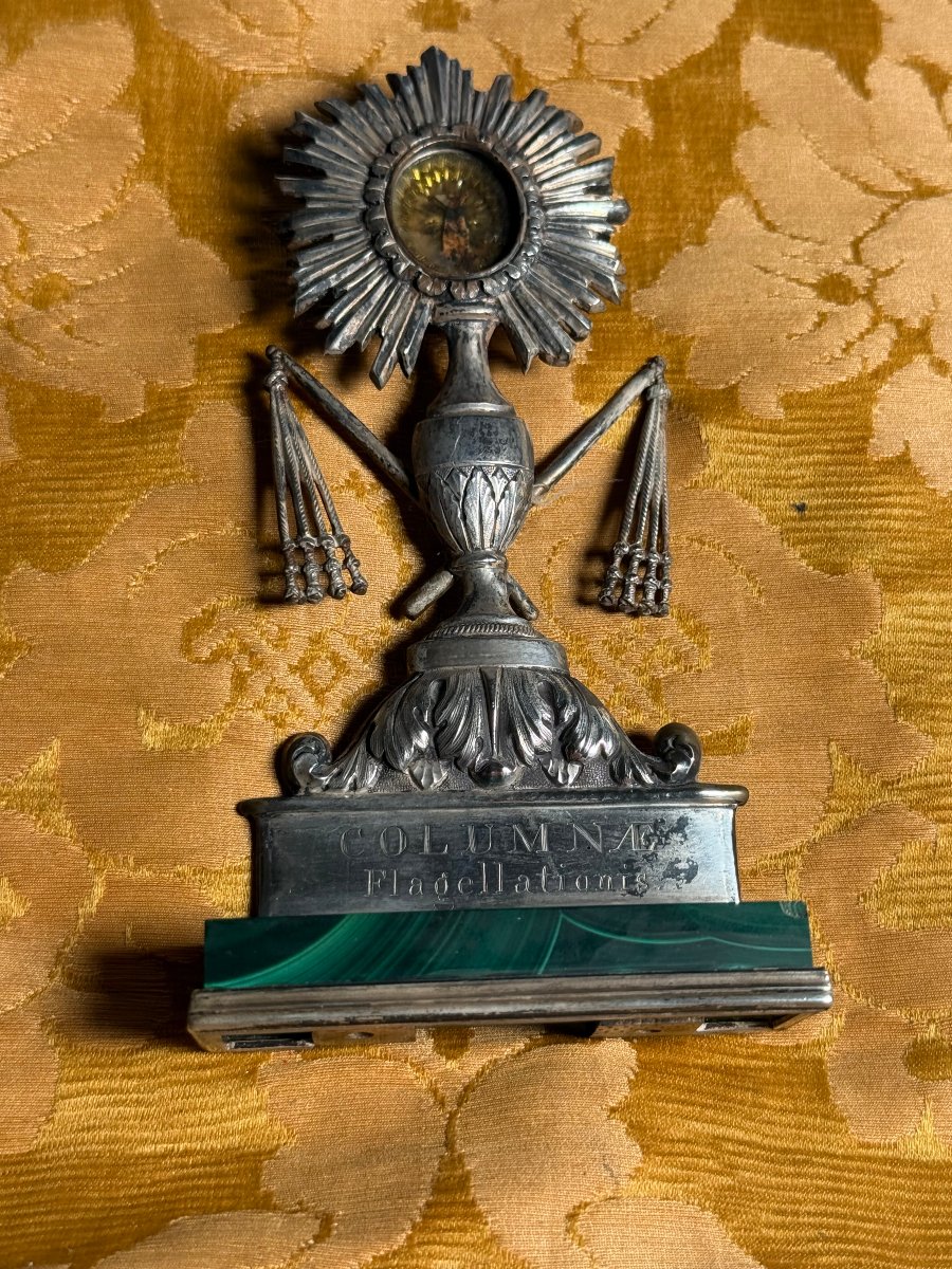 Reliquiario in argento sbalzato di un frammento della Colonna della Flagellazione di N.S.G.C. 