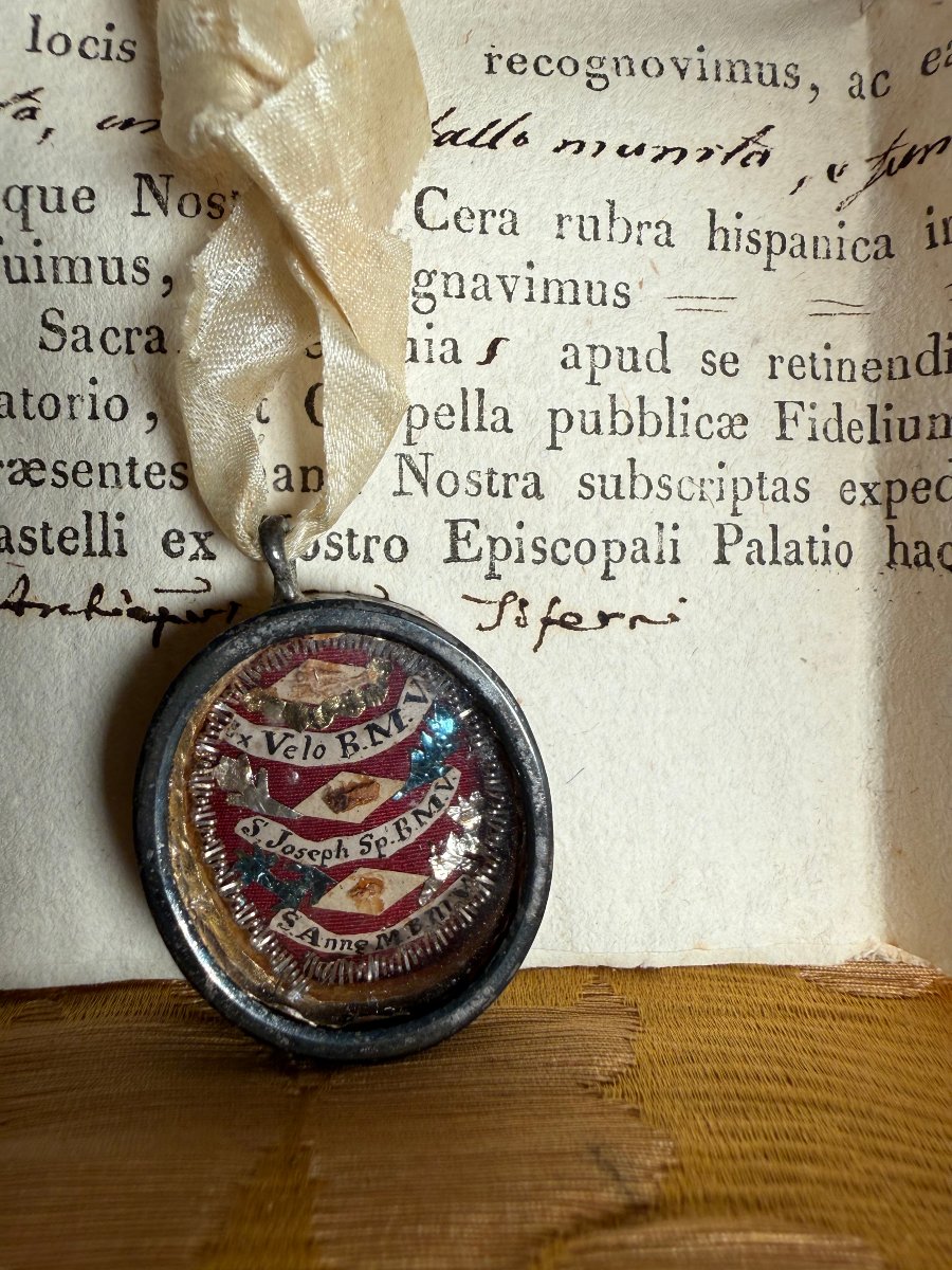 Reliquiario con un frammento del velo della B.V.M. e del pallio di S.Giuseppe e reliquia di S.A-photo-2