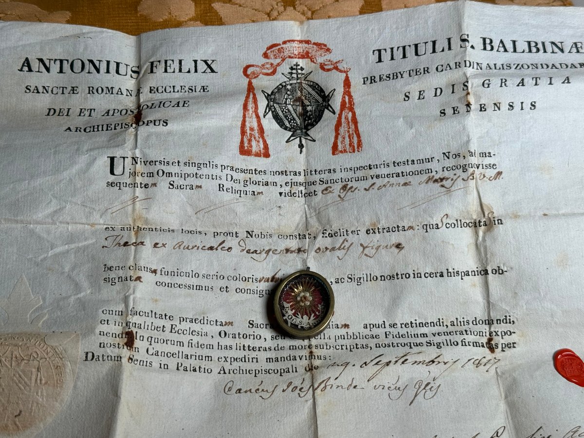 Reliquiario di un frammento di S.Anna madre della B.V.M.  con sua bolla di autentica  