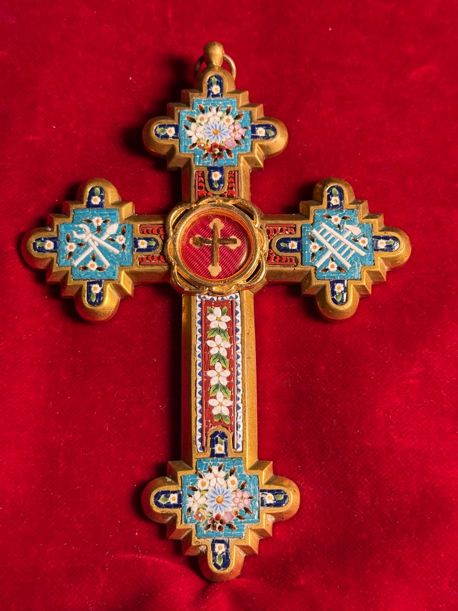 Croce pettorale in mosaico romano con all'interno la reliquia della S.Croce di N.S.G.C.