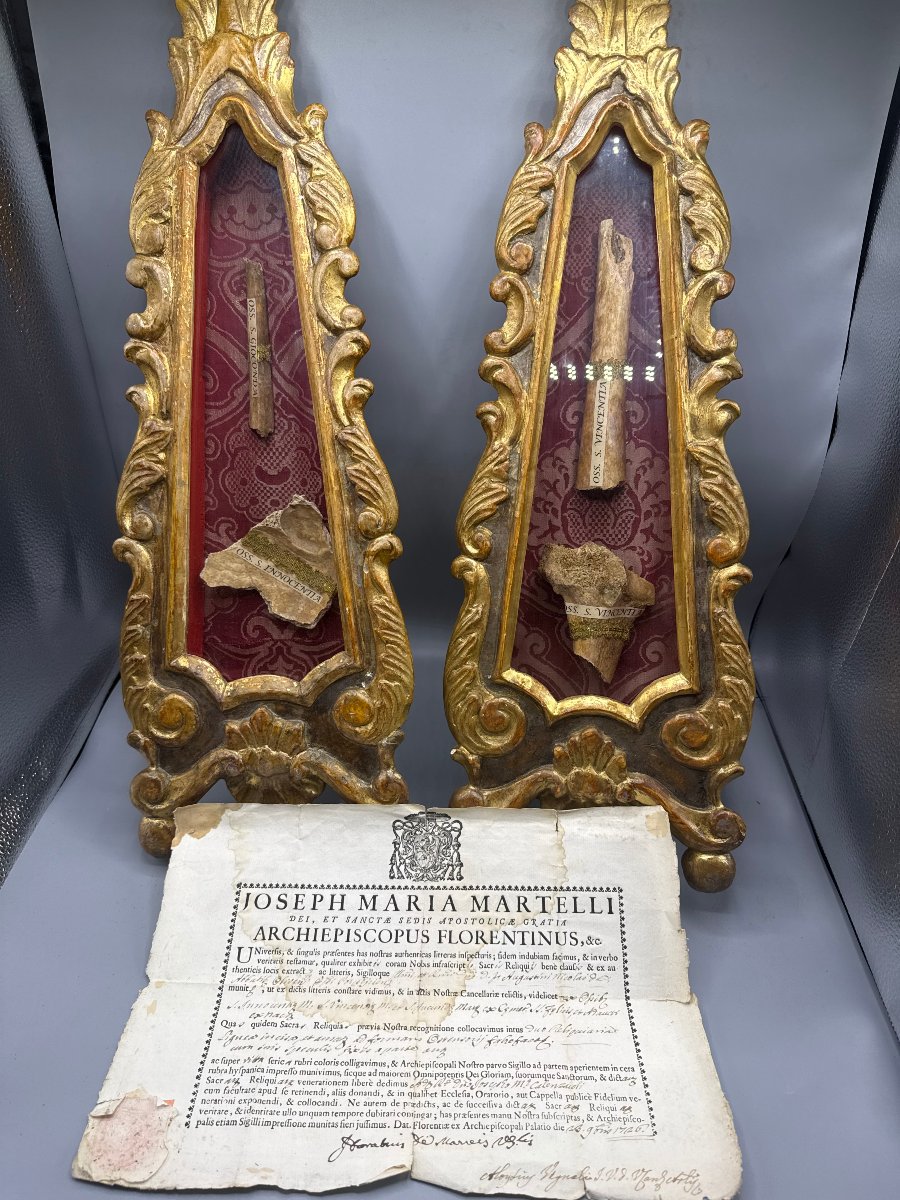 Coppia di reliquiari intagliati e dorati contenenti le Sante Vincenza Innocenza e Gioconda