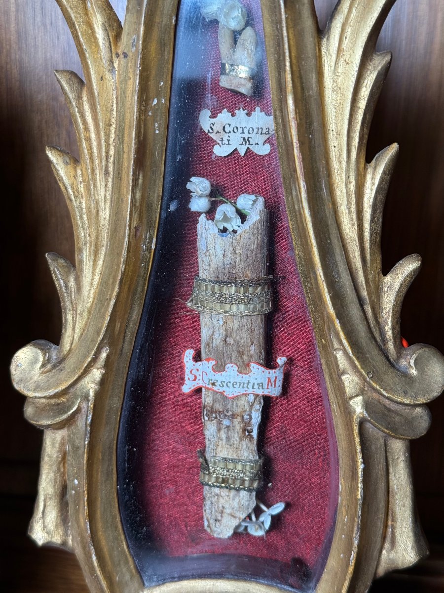 Coppia di  reliquiari scolpito e dorati del sec.XVIII°dei S.Coronati Crescenzia e Teodulo -photo-2