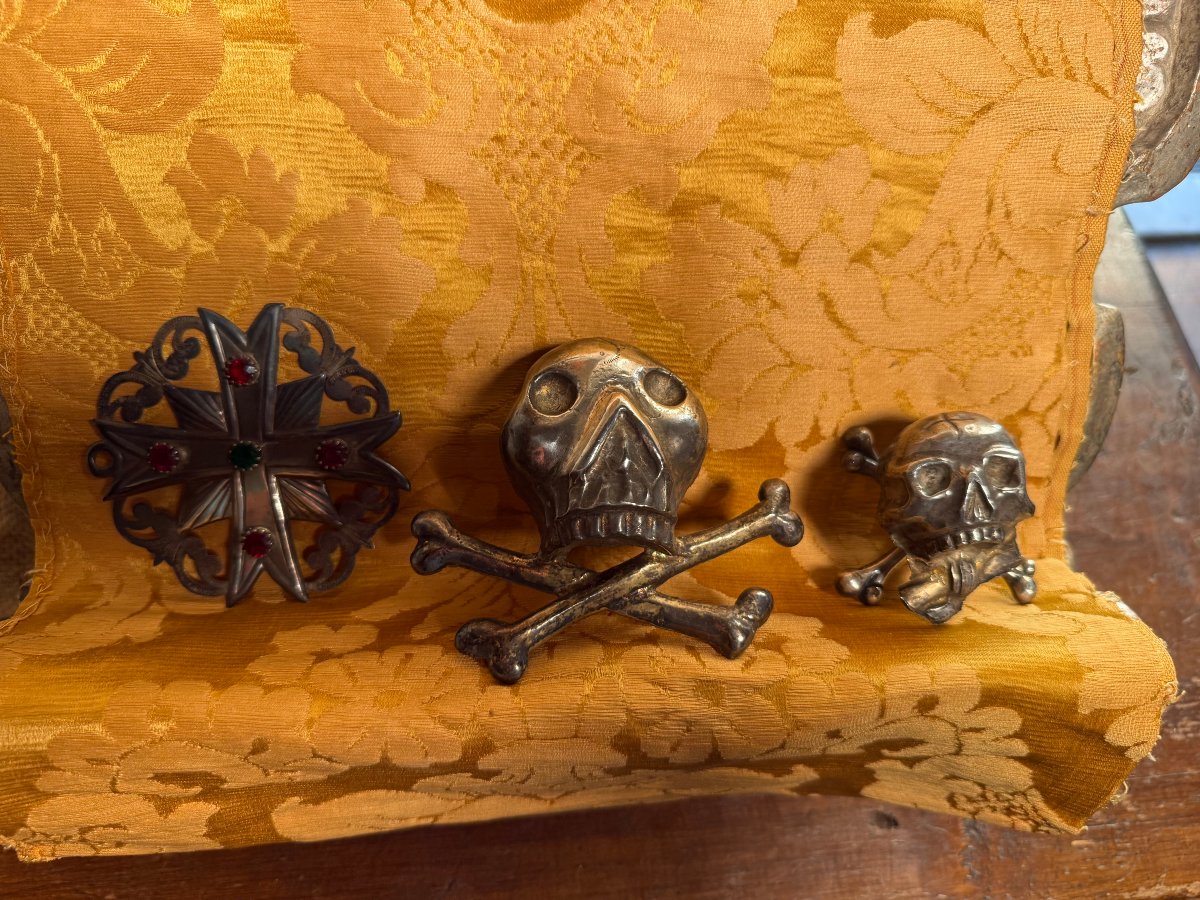 "Vanitas" in argento + croce sec XVIII° 