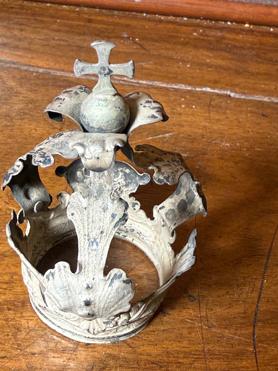 Corona in argento cesellato del XVIII°  