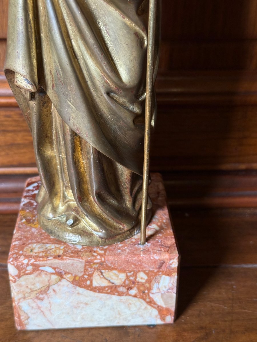 Statuetta in bronzo raffigurante un angelo portante nella mano sinistra un' asta con reliquia-photo-4