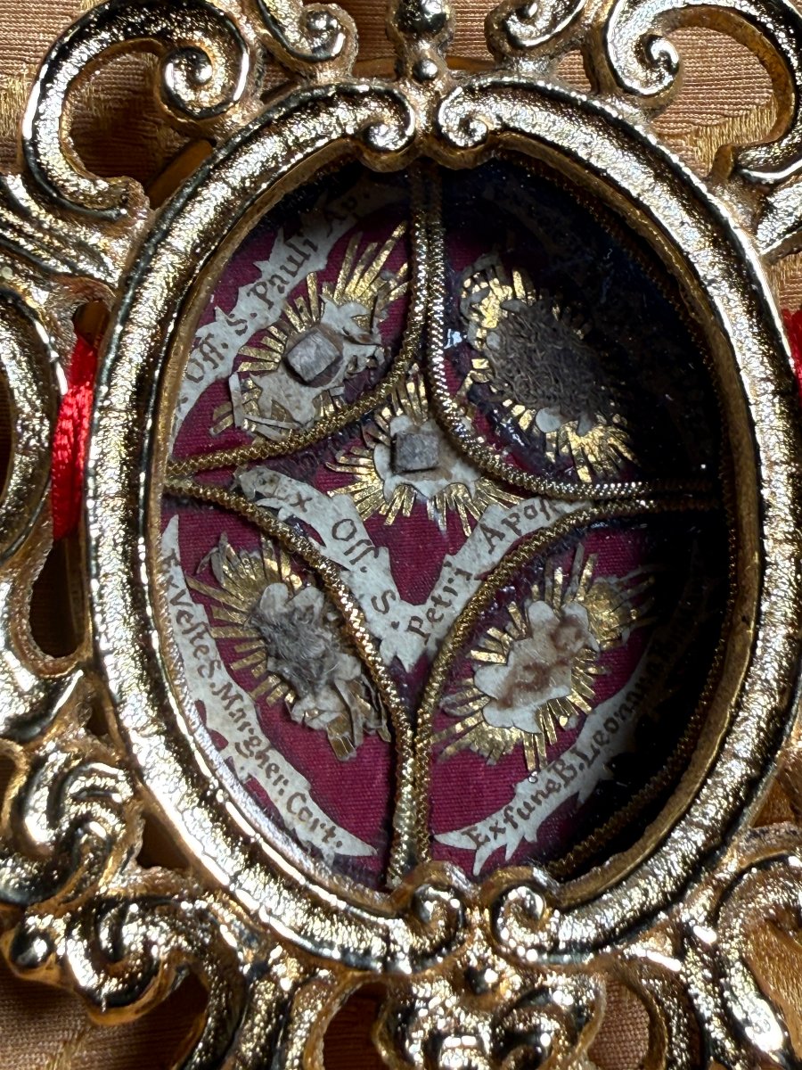 Teca con le reliquie di S.Paolo,Pietro,Margherita da Cort.,Leonardo da Porto Maur.Maddalena de'-photo-2