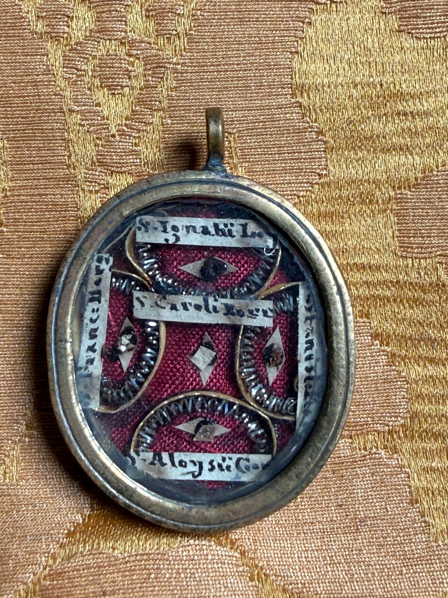 Teca contenente le reliquie di 5 Santi 