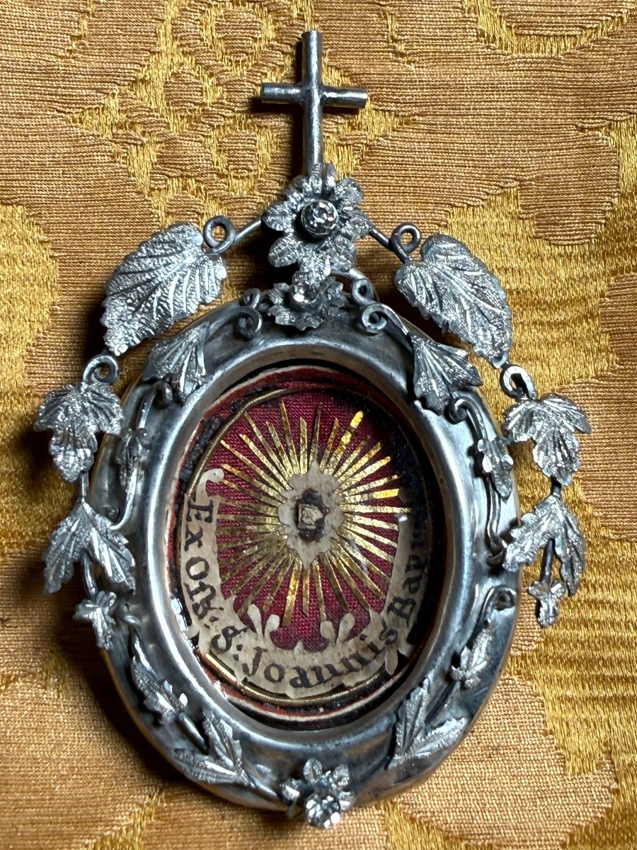 Filigrana in argento con brillante contenente le reliquie di S.Giovanni Battista
