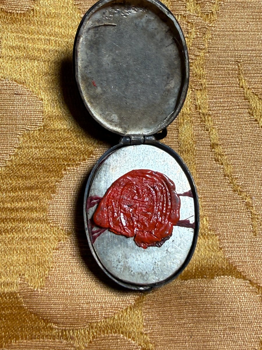 Teca in argento con chiusura a sportello con reliquia della S.Croce e altri 5 santi -photo-3