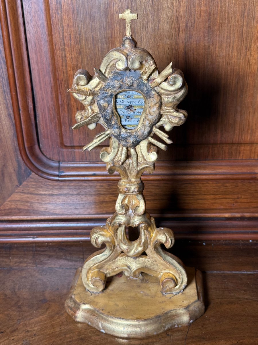 Reliquiario in legno intagliato e dorato contenente le reliquie del velo di Maria, S.Giuseppe, 