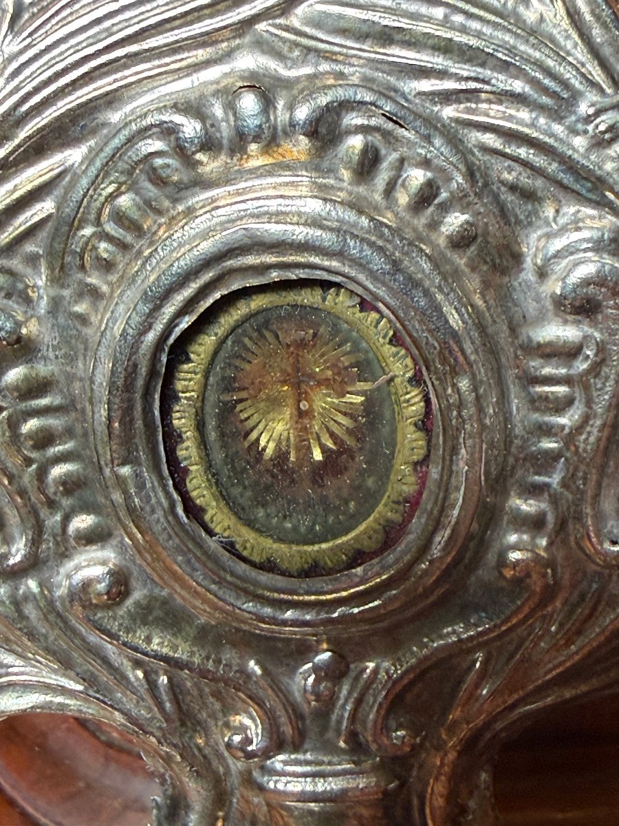 Reliquiario del XVIII°sec. in lamina di metallo sbalzata  con la reliquia della S.Croce di N.S.-photo-2