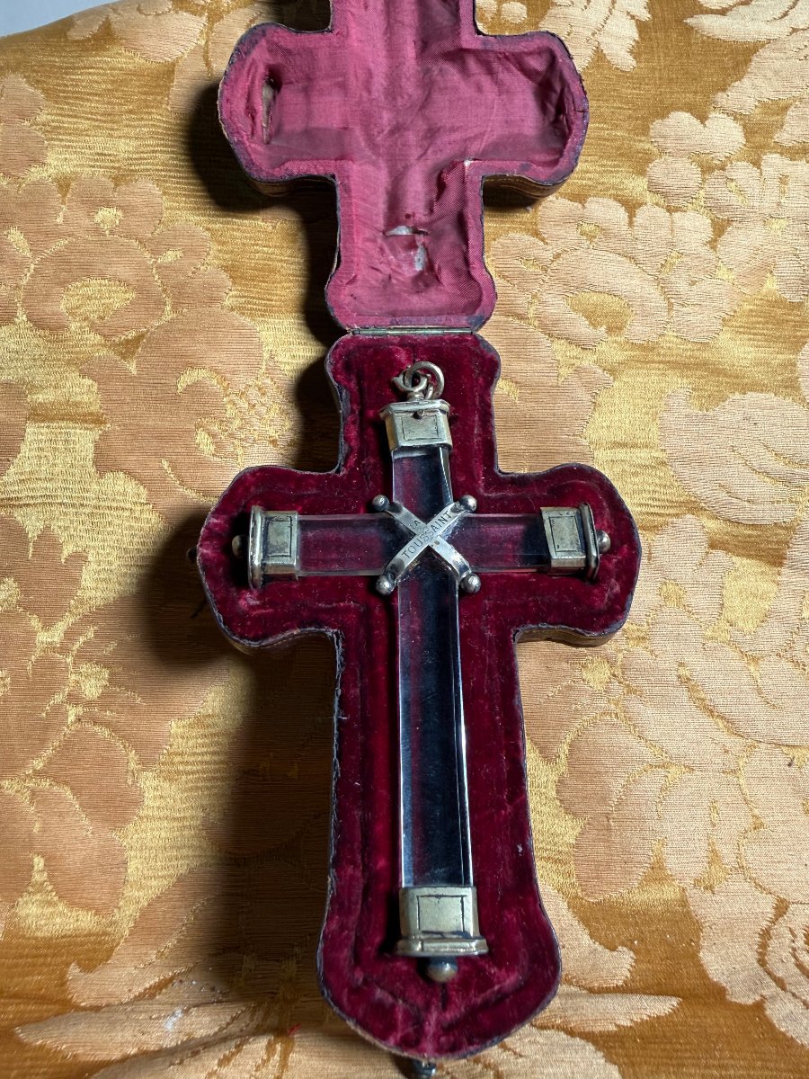Croce pettorale in cristallo di rocca montata in argento del secolo XVII° 