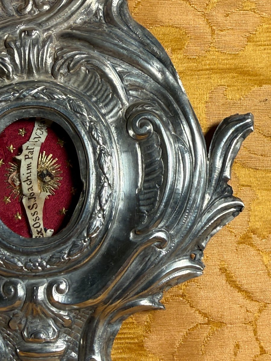 Reliquiario in argento sbalzato contenente le reliquie di S.Giovacchino Padre della Madonna -photo-4
