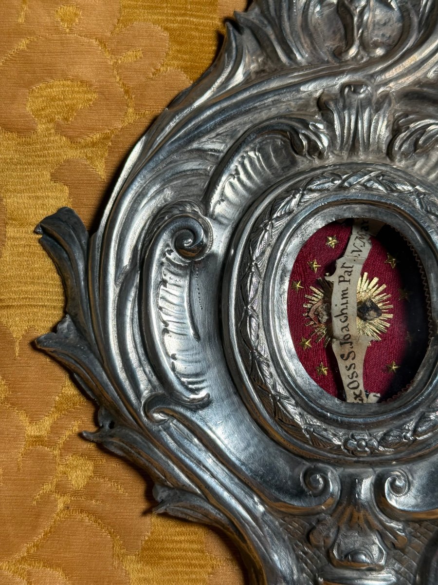 Reliquiario in argento sbalzato contenente le reliquie di S.Giovacchino Padre della Madonna -photo-1