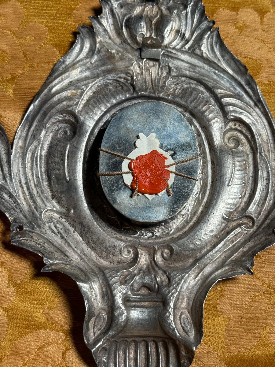 Reliquiario in argento sbalzato contenente le reliquie di S.Giovacchino Padre della Madonna -photo-3