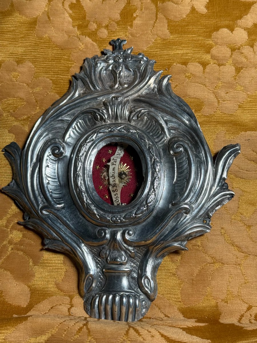 Reliquiario in argento sbalzato contenente le reliquie di S.Giovacchino Padre della Madonna 