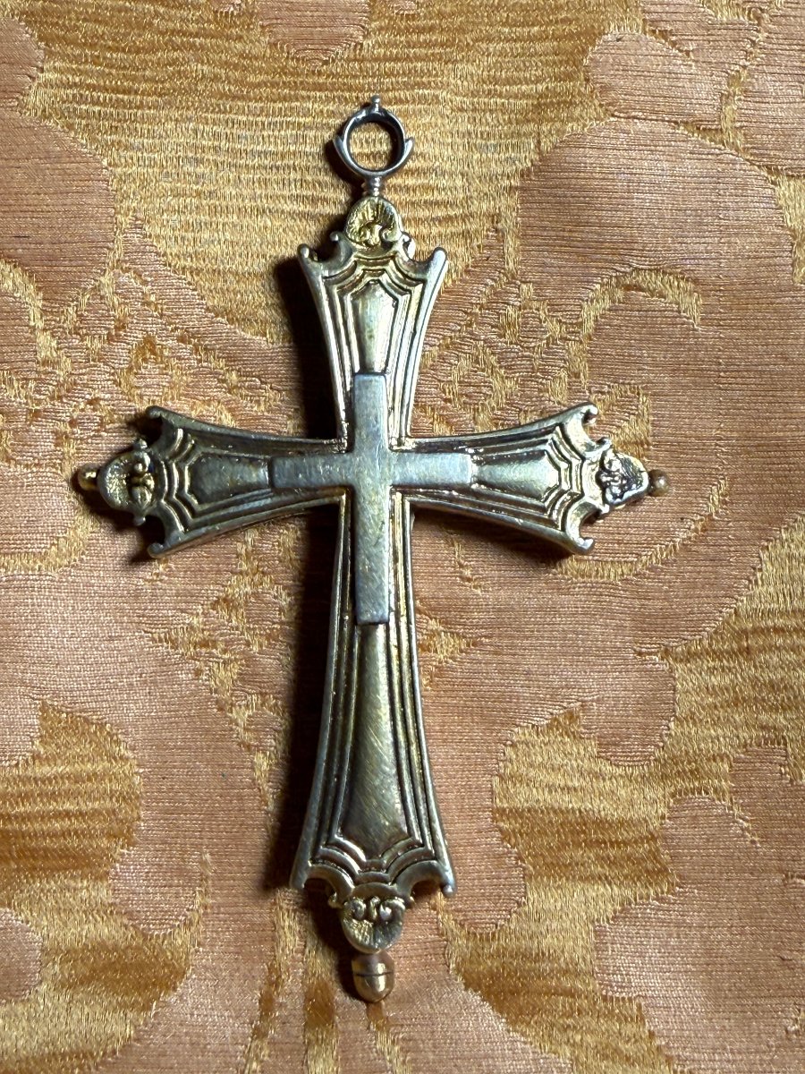 Croce pettorale in argento contenente all'interno le reliquie della S.Croce 