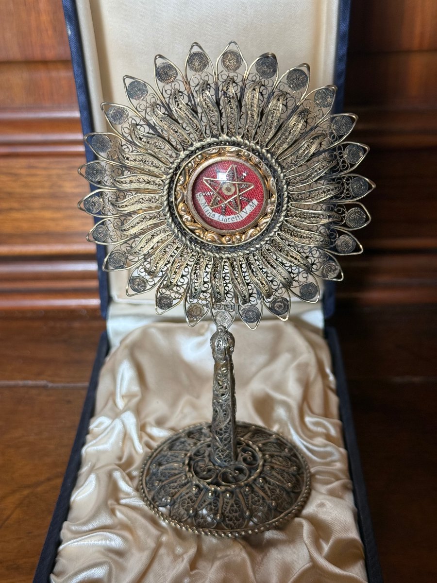Reliquiario in filigrana d'argento con le reliquie di S.Maria Goretti nel suo astuccio original-photo-2