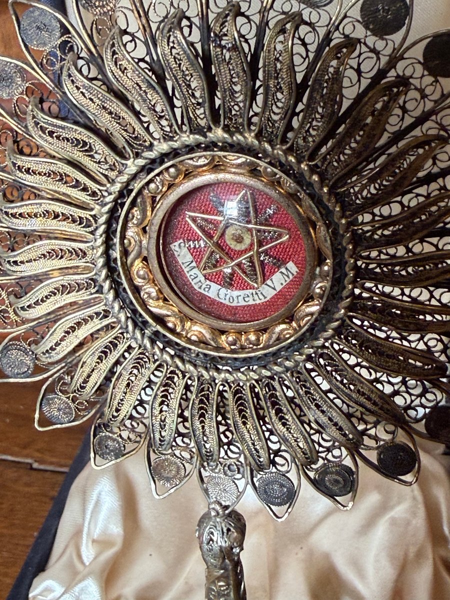 Reliquiario in filigrana d'argento con le reliquie di S.Maria Goretti nel suo astuccio original-photo-3
