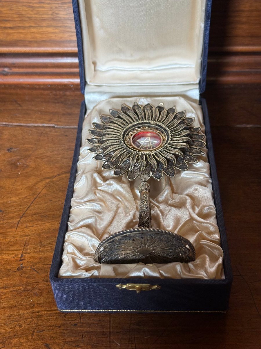 Reliquiario in filigrana d'argento con le reliquie di S.Maria Goretti nel suo astuccio original