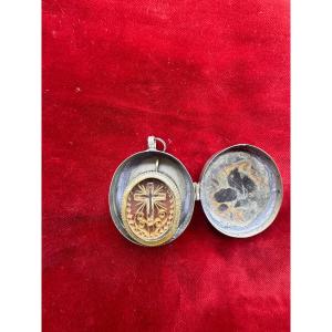 Reliquiario della S.Croce in metallo entro teca in argento con coperchio 