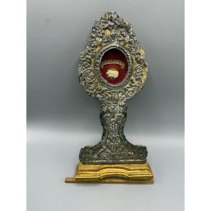 Reliquiario  lamina d'argento sbalzata posta su legno dorato ad oro zecchino  di San Pantaleone