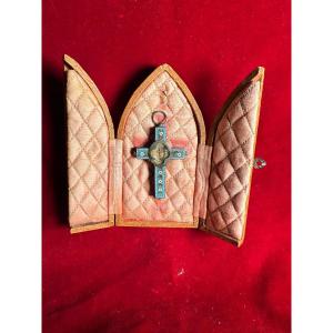 Piccola stauroteca in mosaico romano in suo astuccio in pelle