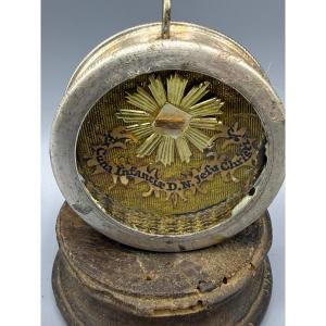 Reliquiario in argento del frammento della culla di Gesù Bambino 