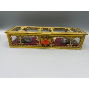 Reliquiario in bronzo dorato contenente un frammento di reliquie di Sant'Anastasia Verg. e Mart