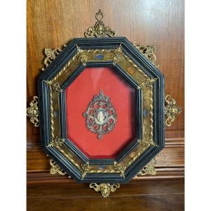 Cornice ottagonali con reliquiario